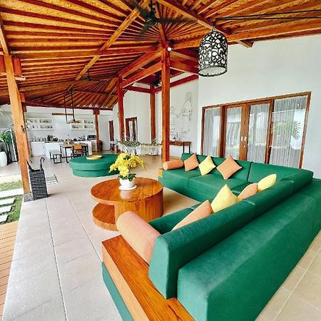 Villa Orked 3 With Family Room Seminyak Buitenkant foto