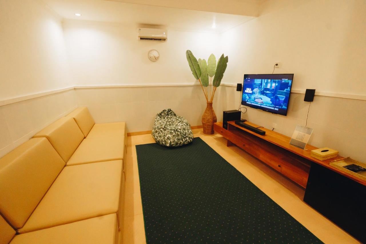 Villa Orked 3 With Family Room Seminyak Buitenkant foto