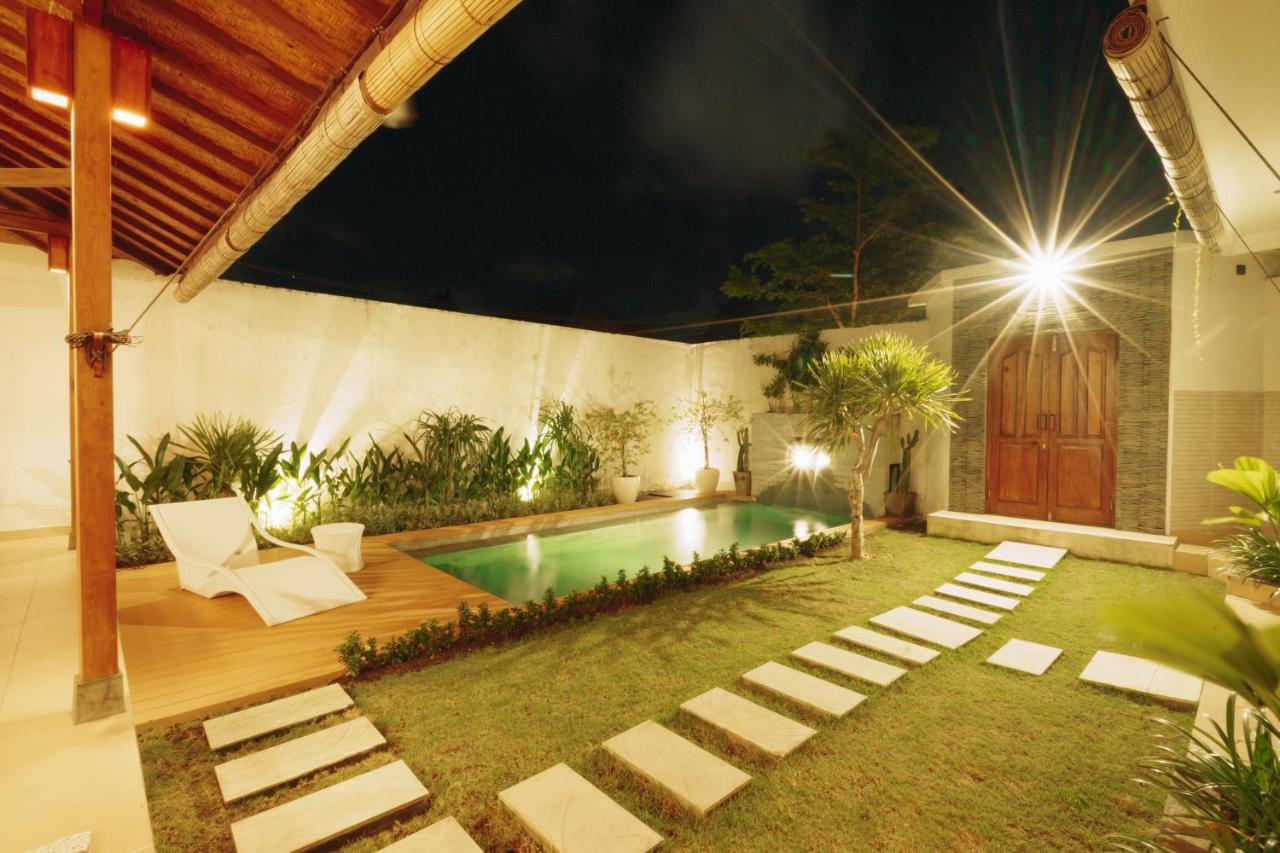 Villa Orked 3 With Family Room Seminyak Buitenkant foto